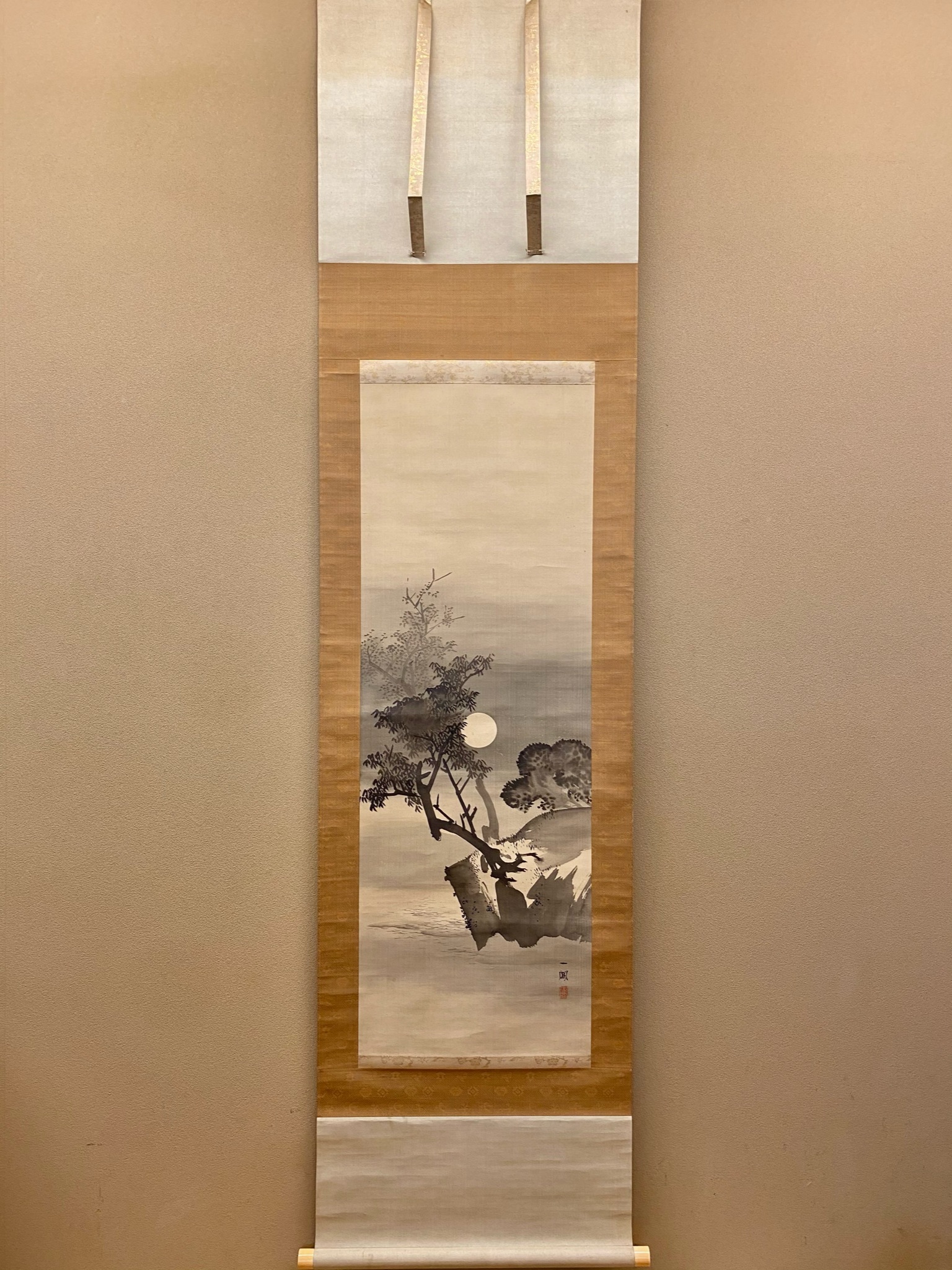 複製/松渓/塔/枝垂桜図/しだれ桜図/金泥/工芸/布袋屋掛軸HI-792 Detail. Cherry Trees and Kerria Plants. Japanese folding